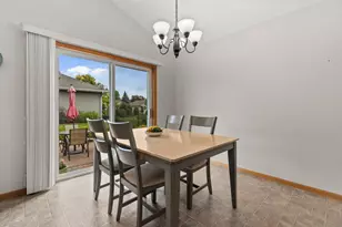1140 Grassy Plains Dr, Neenah, WI 54956 - Photo 17