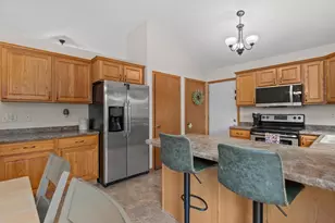 1140 Grassy Plains Dr, Neenah, WI 54956 - Photo 15