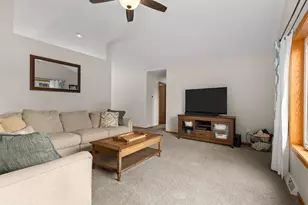 1140 Grassy Plains Dr, Neenah, WI 54956 - Photo 9