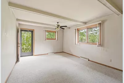 1102 S Ridge Lane, Appleton, WI 54914 - Photo 11