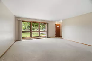 1102 S Ridge Ln, Appleton, WI 54914 - Photo 3