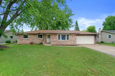 1504 Commanche Avenue, Green Bay, WI 54313 - Photo 1