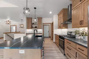 1782 Dallas Ln, De Pere, WI 54115 - Photo 11