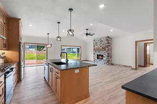 1782 Dallas Ln, De Pere, WI 54115 - Photo 15