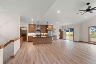 1782 Dallas Ln, De Pere, WI 54115 - Photo 5