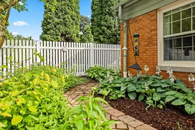 356 Warren Court, Green Bay, WI 54301 - Photo 53