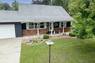 430 Fairview Way, Shawano, WI 54166 - Photo 5