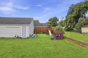 424 3rd St, Neenah, WI 54956 - Photo 33