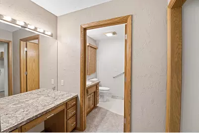 343 E Le Capitaine Circle, Green Bay, WI 54302 - Photo 13