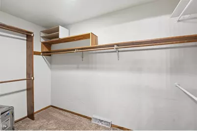 343 E Le Capitaine Circle, Green Bay, WI 54302 - Photo 15