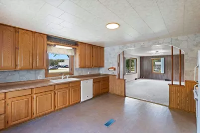 243 E Chicago Road, Wautoma, WI 54982 - Photo 9