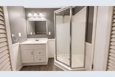 828 W 19th Avenue, Oshkosh, WI 54902 - Photo 25
