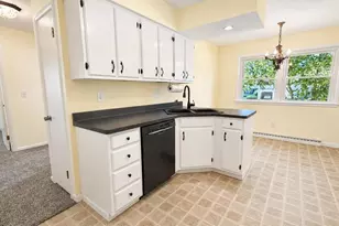 828 W 19th Ave, Oshkosh, WI 54902 - Photo 5