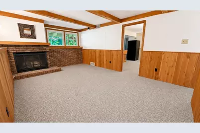 828 W 19th Avenue, Oshkosh, WI 54902 - Photo 21