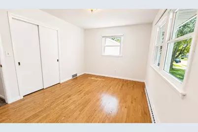 828 W 19th Avenue, Oshkosh, WI 54902 - Photo 15