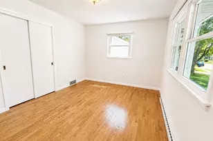 828 W 19th Ave, Oshkosh, WI 54902 - Photo 15