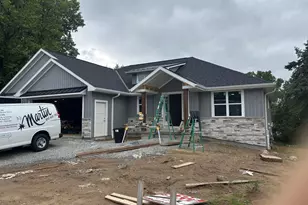 2735 Hillsdale Ct, Green Bay, WI 54313 - Photo 1