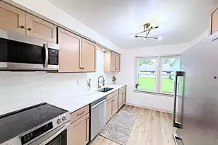1133 Marquette Ave, Green Bay, WI 54304 - Photo 5