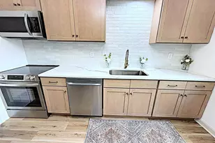 1133 Marquette Ave, Green Bay, WI 54304 - Photo 7