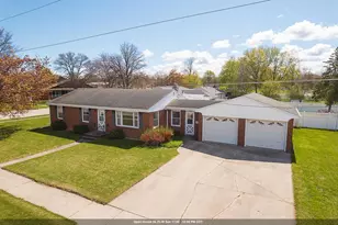 1013 Schwartz St, Green Bay, WI 54302 - Photo 1