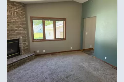 1042 Tyler Avenue, Oshkosh, WI 54902 - Photo 11