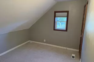 1042 Tyler Ave, Oshkosh, WI 54902 - Photo 19