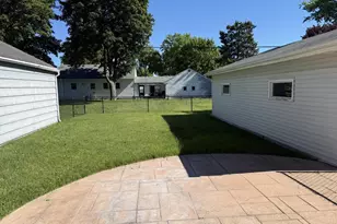 1042 Tyler Ave, Oshkosh, WI 54902 - Photo 25