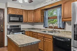 732 Manchester Rd, Neenah, WI 54956 - Photo 13