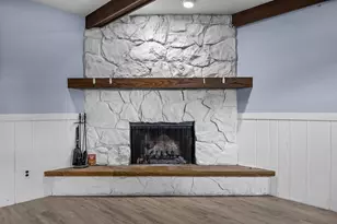 732 Manchester Rd, Neenah, WI 54956 - Photo 5