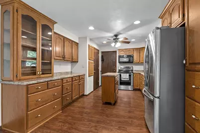 732 Manchester Road, Neenah, WI 54956 - Photo 3