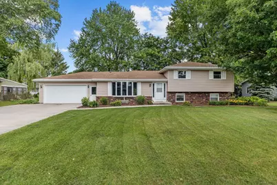 732 Manchester Road, Neenah, WI 54956 - Photo 1