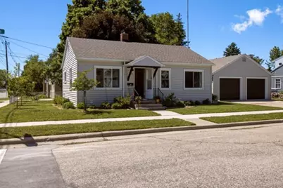 907 N 7th Avenue, Sturgeon Bay, WI 54235 - Photo 1