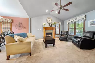 614 Stonehedge Rd, Green Bay, WI 54302 - Photo 5
