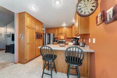 614 Stonehedge Road, Green Bay, WI 54302 - Photo 9