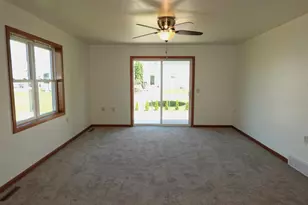 429 Greenbriar Ave, Fond du Lac, WI 54935 - Photo 11