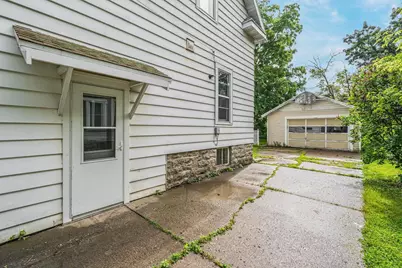 739 Monroe Street, Oshkosh, WI 54901 - Photo 27
