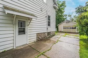 739 Monroe St, Oshkosh, WI 54901 - Photo 27