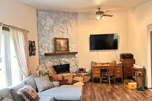 2590 Cherrywood Ln, Green Bay, WI 54304 - Photo 5