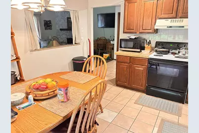 2590 Cherrywood Lane, Green Bay, WI 54304 - Photo 9