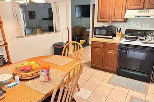 2590 Cherrywood Ln, Green Bay, WI 54304 - Photo 9