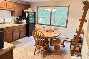 2590 Cherrywood Ln, Green Bay, WI 54304 - Photo 7