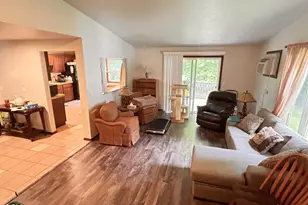 2590 Cherrywood Ln, Green Bay, WI 54304 - Photo 7