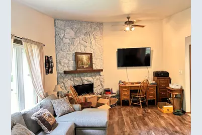 2590 Cherrywood Lane, Green Bay, WI 54304 - Photo 5