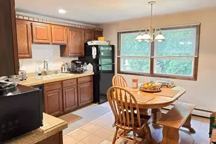 2590 Cherrywood Ln, Green Bay, WI 54304 - Photo 9