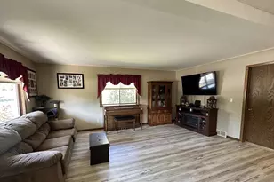 262 Park Ave, Oconto Falls, WI 54154 - Photo 9