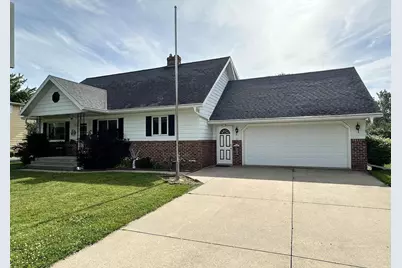 262 Park Avenue, Oconto Falls, WI 54154 - Photo 3