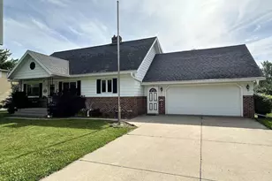 262 Park Ave, Oconto Falls, WI 54154 - Photo 3