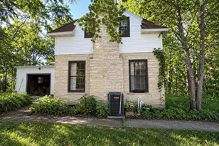241 N Main St, Clintonville, WI 54929 - Photo 3
