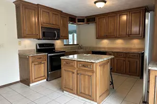 1429 Ridgeway Dr, Neenah, WI 54956 - Photo 3