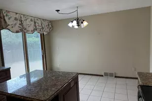 1429 Ridgeway Dr, Neenah, WI 54956 - Photo 7
